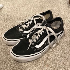 Women’s 8.5 vans black